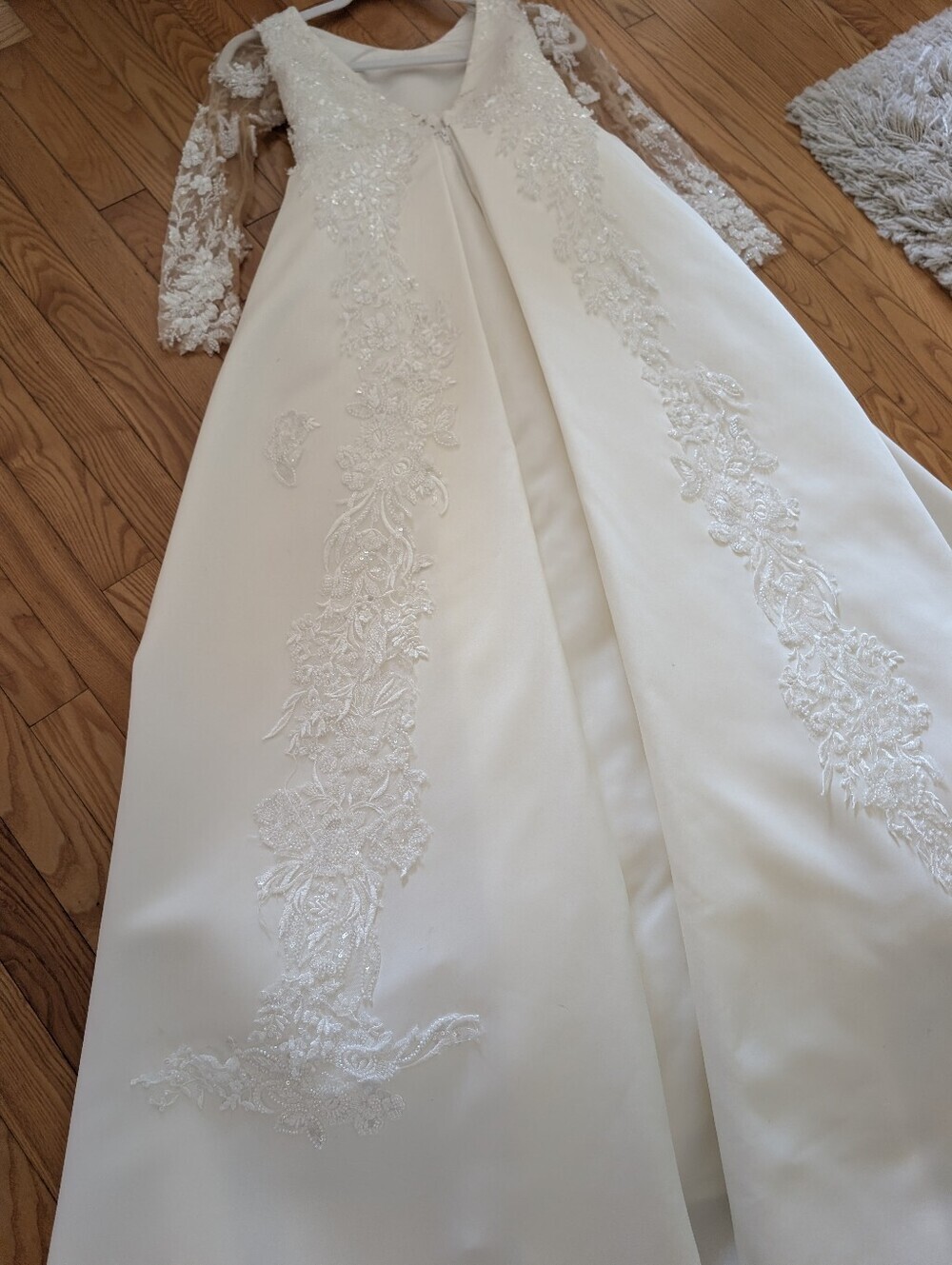 STUNNING DRESS - Picture 7 of 16